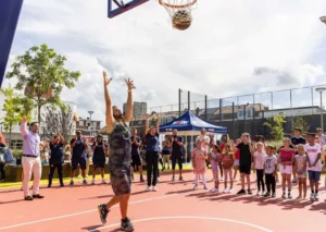 Showcase-opent-het-nieuwe-hondius-plein-e1685708525435-1024x726