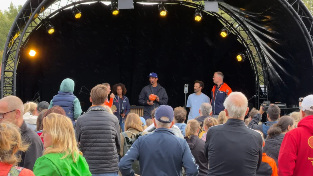 Basketbal tijdens de Nationale Sportweek in Zoetermeer