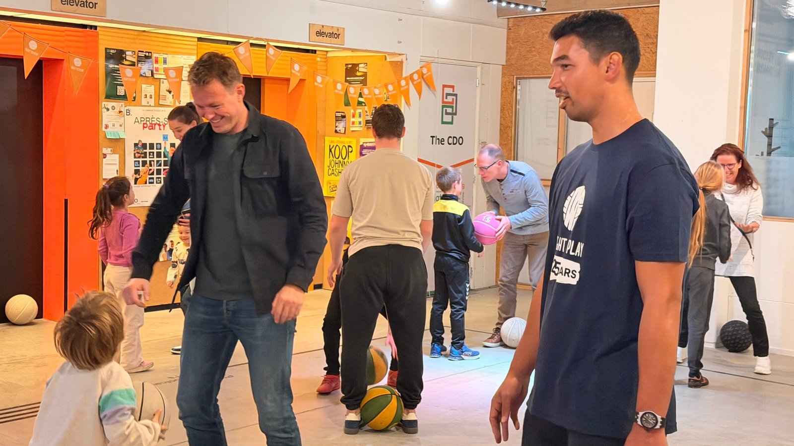 25 jaar Right to Play interactie Showcase Basketball