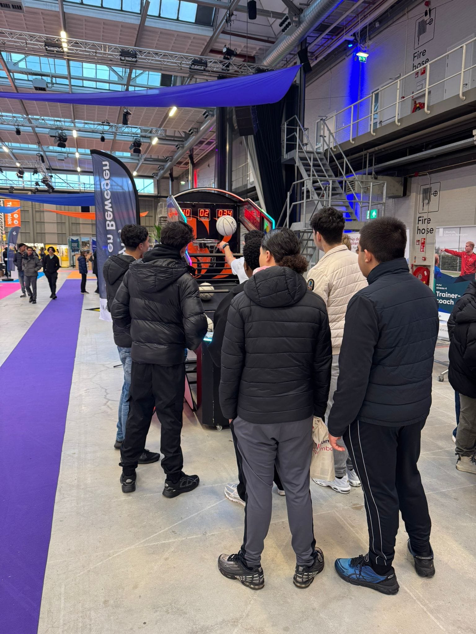 Inspiratie en groei op de scholenbeurs ROC Mondriaan: ontdek het verhaal, energie en kansen voor jongeren!