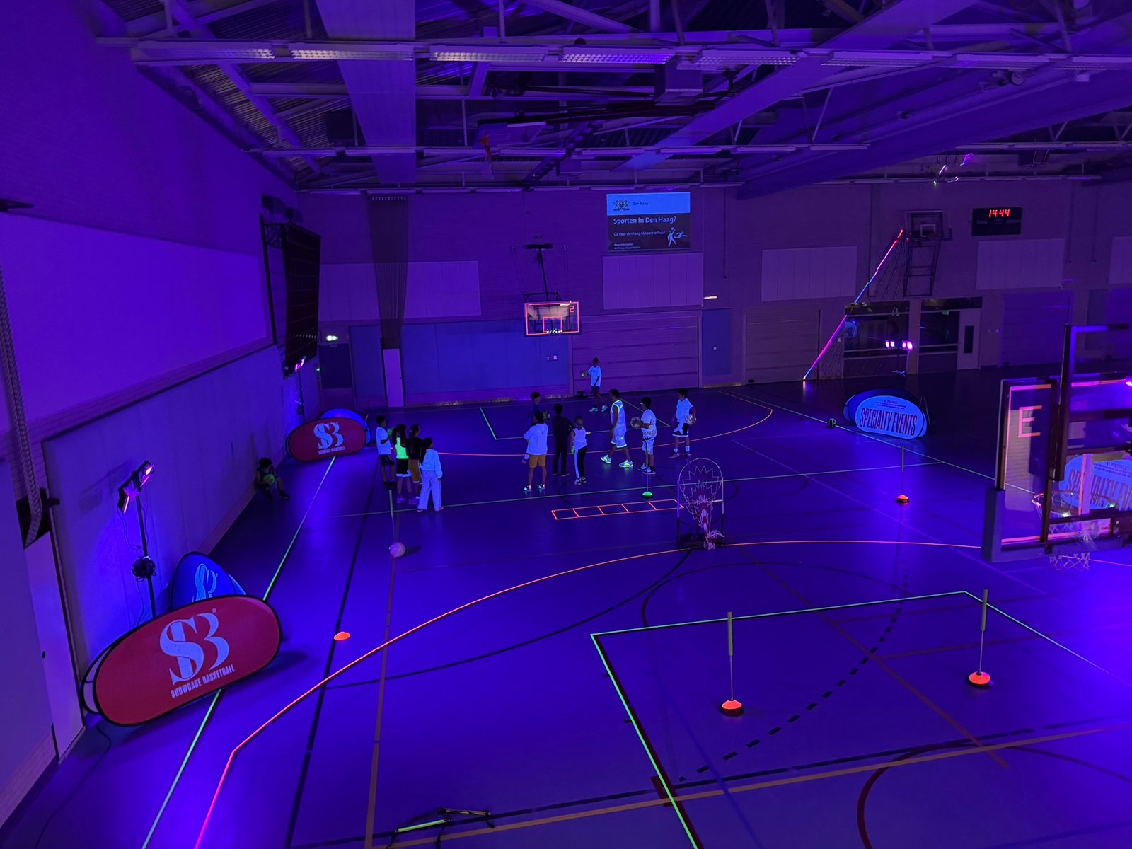 Glow in the dark: Time to Glow Leijp in Ypenburg