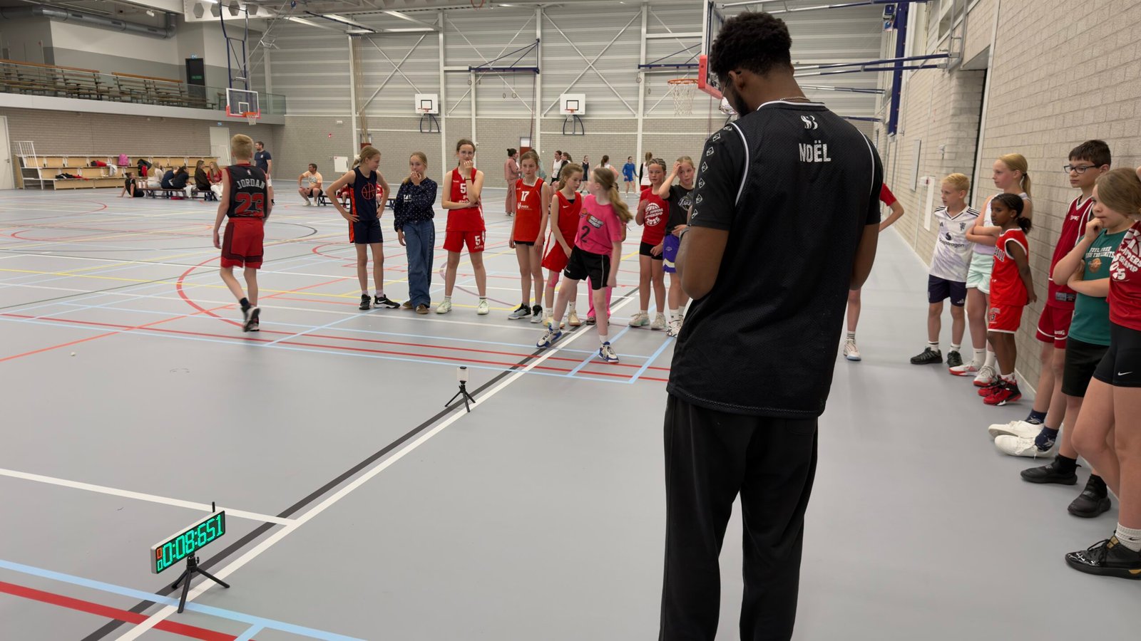 Een-seizoensafsluiting-basketbalclub-die-je-voelt-in-de-zaal