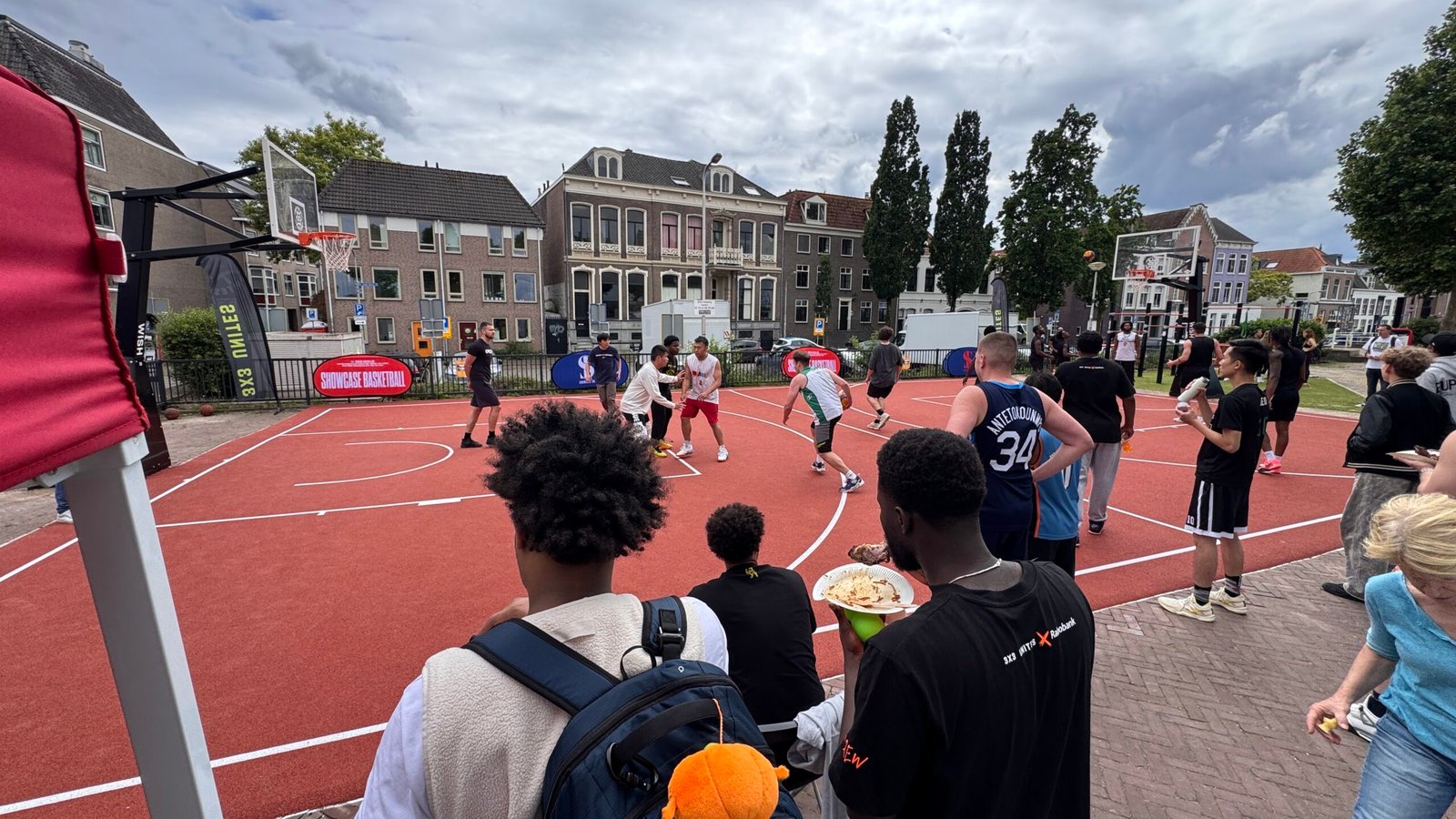 Eten-DJs-en-activatie-precies-zoals-het-hoort
