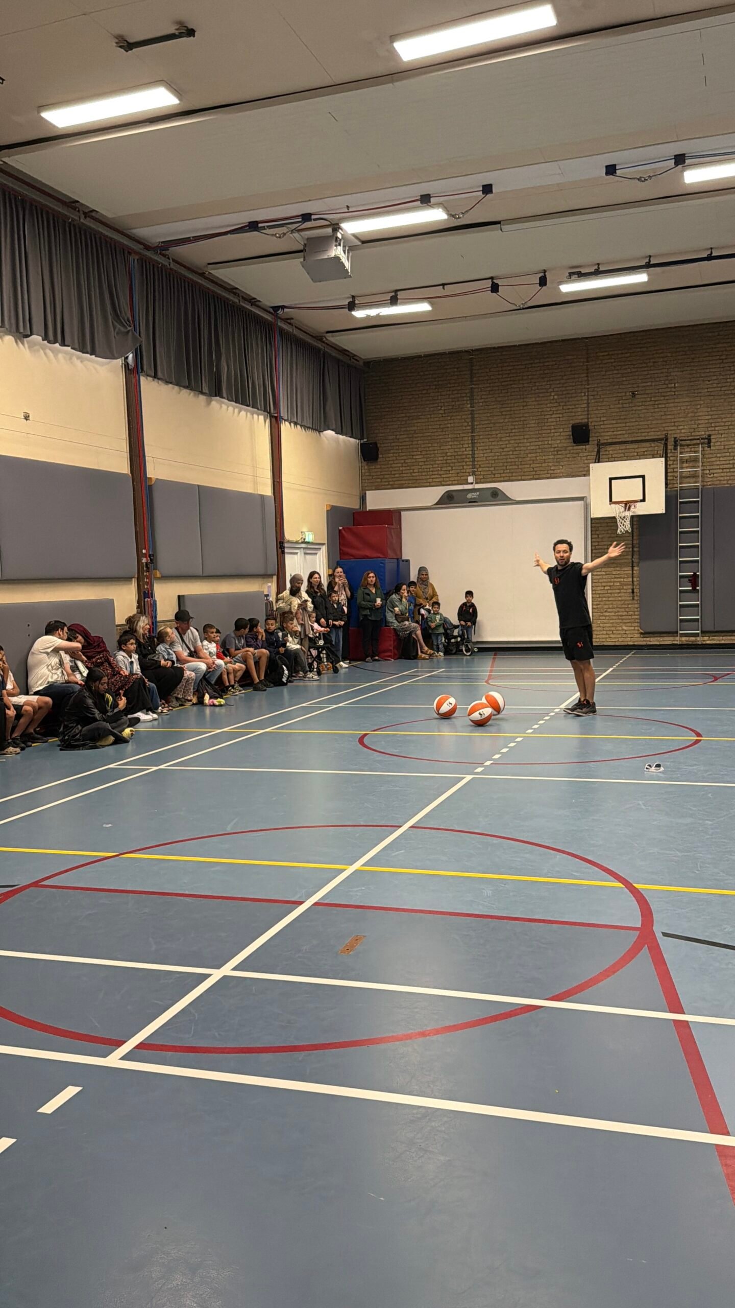 Een-zomerschool-die-je-voelt-binnenkomen