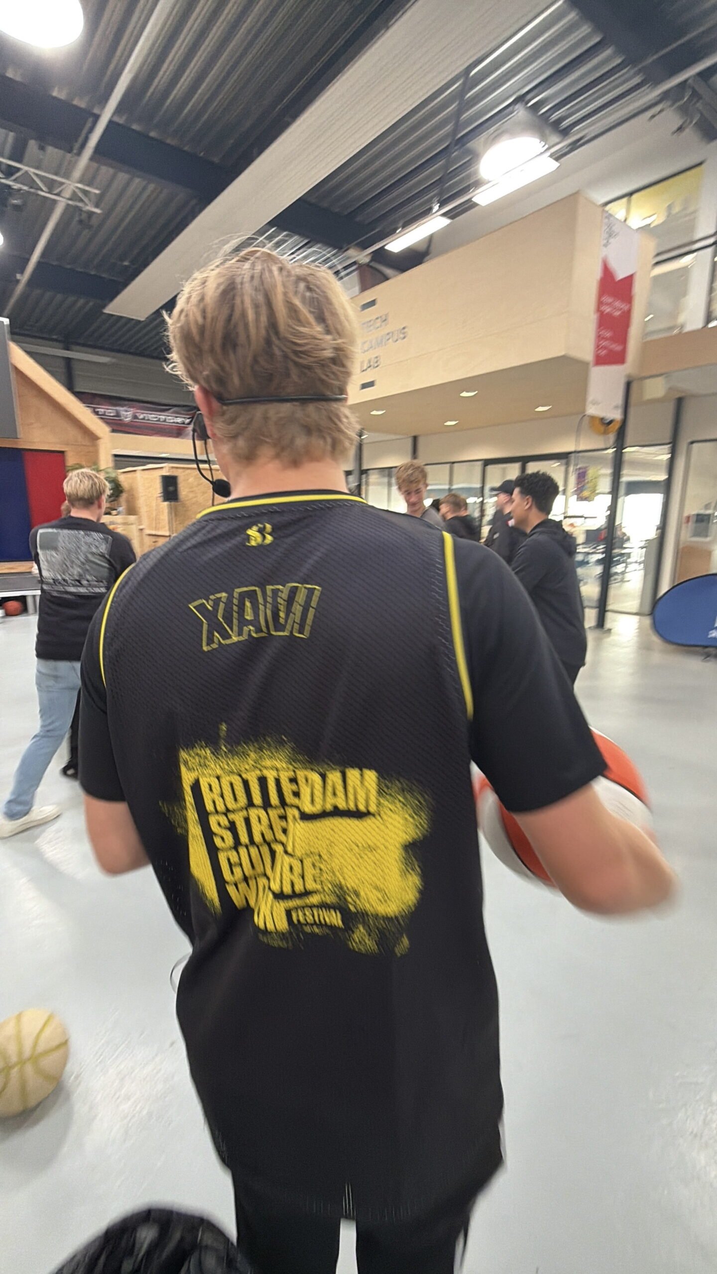 Teamplayer Xavi in actie tijdens het techniekfestival